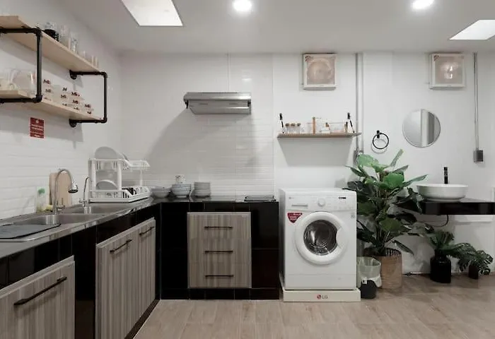 4br Entire House Next To Skytrain Bts And Subway Mrt Chatuchak