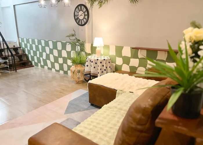 4br Entire House Next To Skytrain Bts And Subway Mrt Chatuchak Hébergement de vacances Bangkok