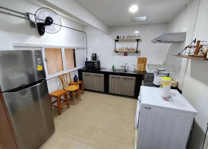 4br Entire House Next To Skytrain Bts And Subway Mrt Chatuchak Hébergement de vacances